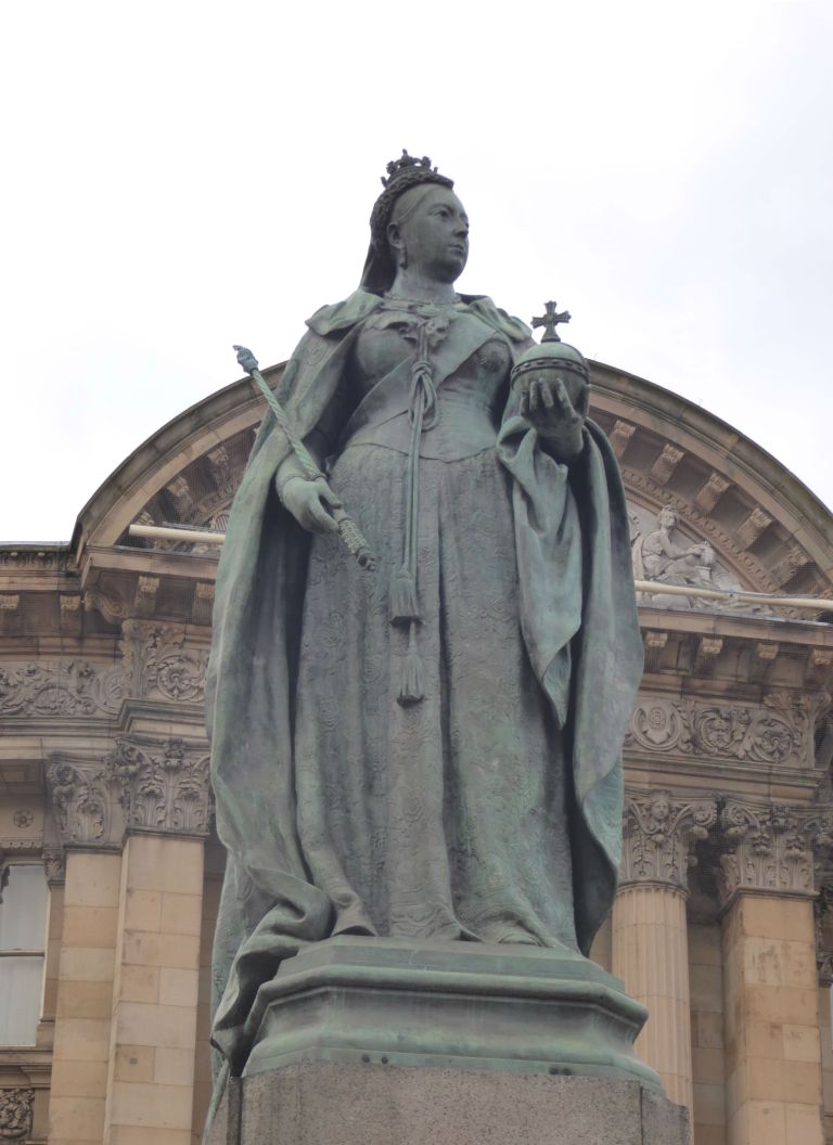 Queen Victoria statue Birmingham